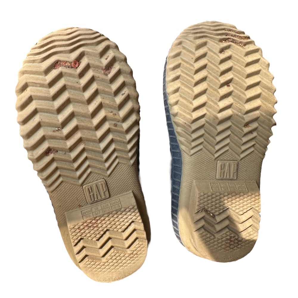 **3 for $30**
Gap kids duck boots - Picture 4 of 5